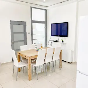 Luxury In The Centre Ac Parking Garden Apartamento Budapest